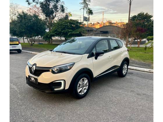 RENAULT CAPTUR 1.6 16V SCE FLEX LIFE X-TRONIC RENAULT CAPTUR 1.6 16V SCE FLEX LIFE X-TRONIC
